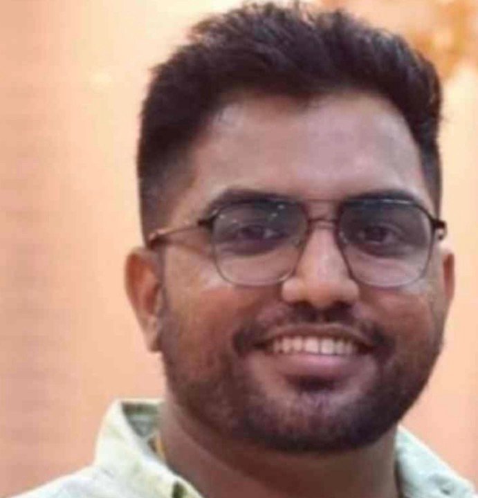 നാട്ടിലേക്കുള്ള മടക്കയാത്ര മരണയാത്രയായി; വിമാനത്തിൽ വെച്ച് ഹൃദയാഘാതം, യുവാവ് മരണപ്പെട്ടു