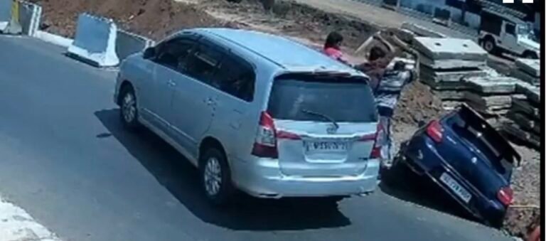 ഗുണ്ടാ നേതാവിനെ നടുറോഡിലിട്ട് വെട്ടിക്കൊന്നു, കൊല്ലപ്പെട്ടത്‌ ജിം സന്തോഷ് വധക്കേസ് പ്രതി