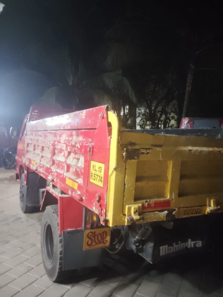 മണൽകടത്ത് ടിപ്പർ ലോറിപിടികൂടി