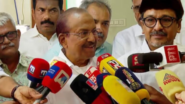 മുഖ്യമന്ത്രി പോര്: യു.ഡി.എഫ് പരിഹാസ്യരാകുന്നുവെന്ന് ലീഗ് വിലയിരുത്തൽ; തർക്കത്തിൽ പക്ഷം പിടിക്കില്ല,