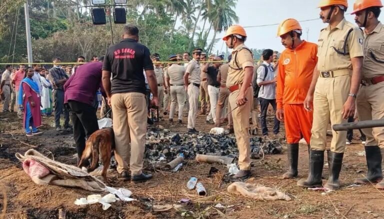 പാടത്തുനിന്ന് രണ്ട് ശരീരഭാഗങ്ങൾ, പൊട്ടാത്ത ഗുണ്ട്; DNA സംഘം തൃശ്ശൂരിൽ, കെഡാവർ നായ പരിശോധന തുടരുന്നു