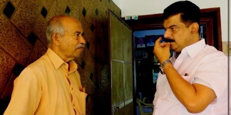 വി. കുഞ്ഞികൃഷ്ണനെ സന്ദർശിച്ച് പി.വി. അൻവർ; ‘പിണറായിസത്തിനെതിരായ പോരാട്ടത്തിന് പിന്തുണ’, കൂടിക്കാഴ്ച പയ്യന്നൂരിലെ വീട്ടിൽ