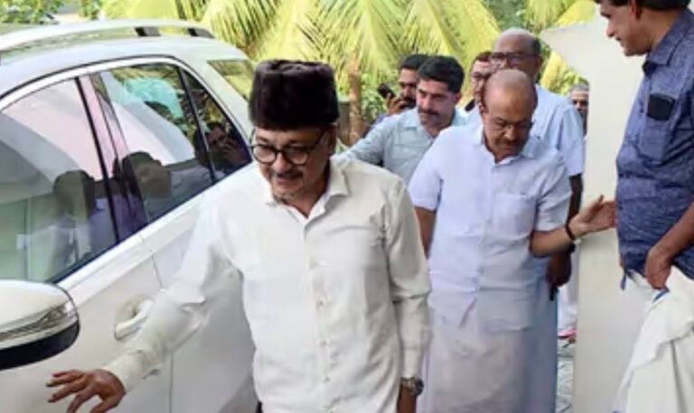 കേരള മുഖ്യമന്ത്രിയെ തീരുമാനിക്കാൻ ഹൈക്കമാൻഡ് നിരീക്ഷകർ തലസ്ഥാനത്ത്; ലീഗ് നേതാക്കൾ തലസ്ഥാനത്തേക്ക്,&nbsp; ഘടകകക്ഷികളുമായി നിർണ്ണായക ചർച്ച ഇന്ന്