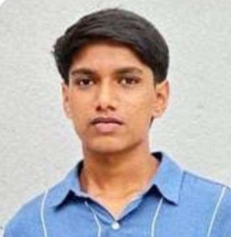 സ്വകാര്യ ബസും ബൈക്കും കൂട്ടിയിടിച്ച് യുവാവ് മരിച്ചു സുഹൃത്തിനു ഗുരുതരം