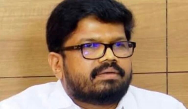&nbsp;“ഭരണം കിട്ടിയതിന്റെ പേരിൽ എന്തും കാണിക്കാമെന്ന് കരുതേണ്ട”; കെ.എസ്.യു അതിക്രമത്തിനെതിരെ കെ.കെ. രാഗേഷ്