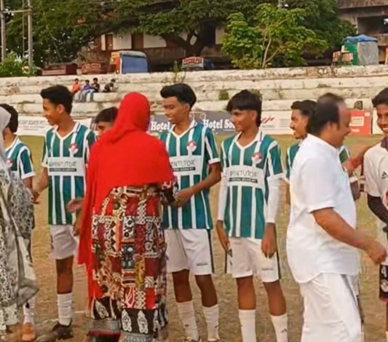 ടി.എഫ്.എ തൃക്കരിപ്പൂർ ബി ടീമും റോയൽ എഫ്.എ ധർമശാലയും സെമിയിൽ; വളപട്ടണം അക്കാദമി കപ്പിൽ ഇന്ന് സെമി പോരാട്ടങ്ങൾ