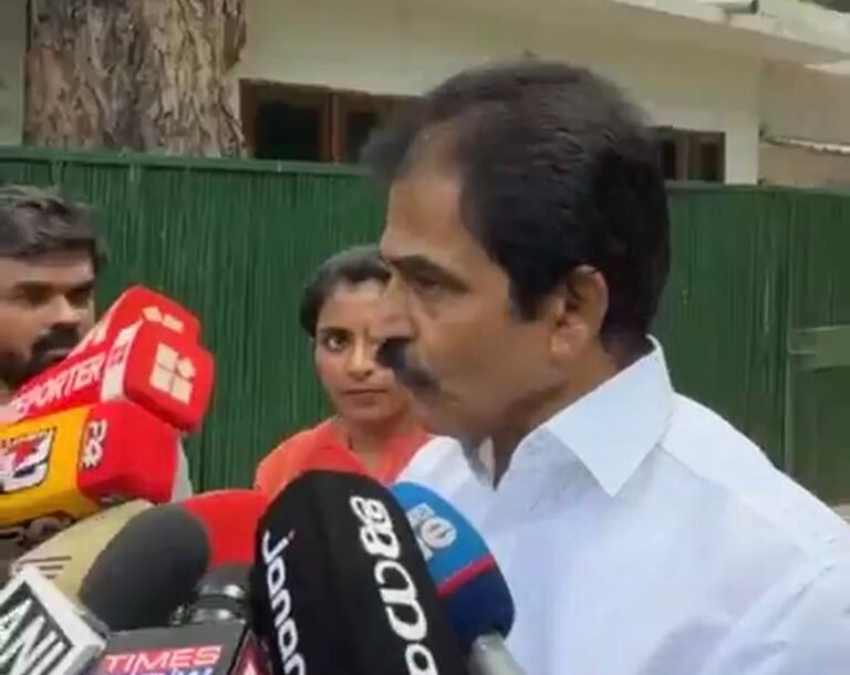 ‘ആക്ഷേപങ്ങളെല്ലാം ഞാൻ സഹിച്ചോളാം, എന്നെ പിന്തുണച്ചവരും ഈ തീരുമാനം അംഗീകരിക്കണം’; സതീശന് പൂർണ്ണ പിന്തുണ പ്രഖ്യാപിച്ച് കെ.സി വേണുഗോപാൽ