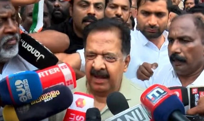മൗനം വെടിഞ്ഞ് രമേശ് ചെന്നിത്തല; സതീശന് ആശംസകൾ